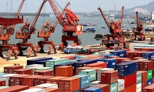 国家外汇管理局副局长李斌：2024年服务贸易逆差小幅增长